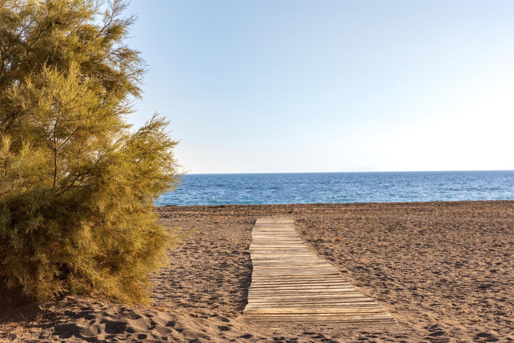 Scorpios Beach Μονόλιθος Εξωτερικό φωτογραφία